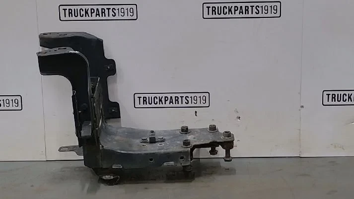 Mercedes-Benz - Body & Chassis Parts Instapdrager Re. MB MP4 изображение 1