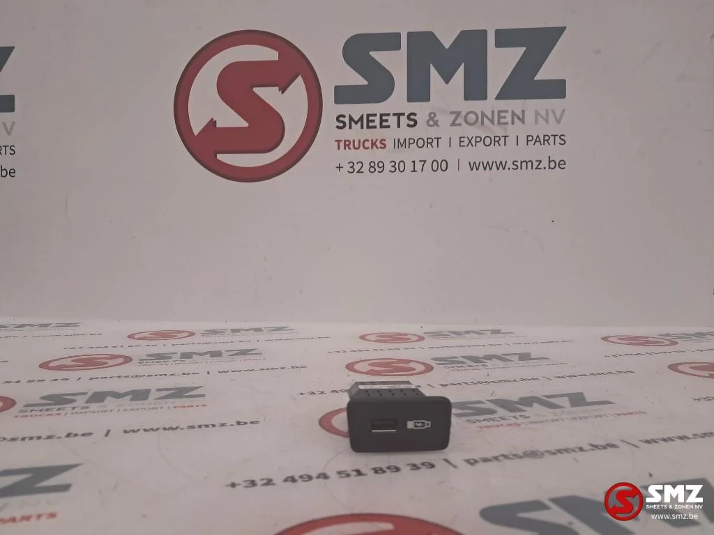 Scania 2018 - Occ USB connectorpaneel Scania afbeelding 1