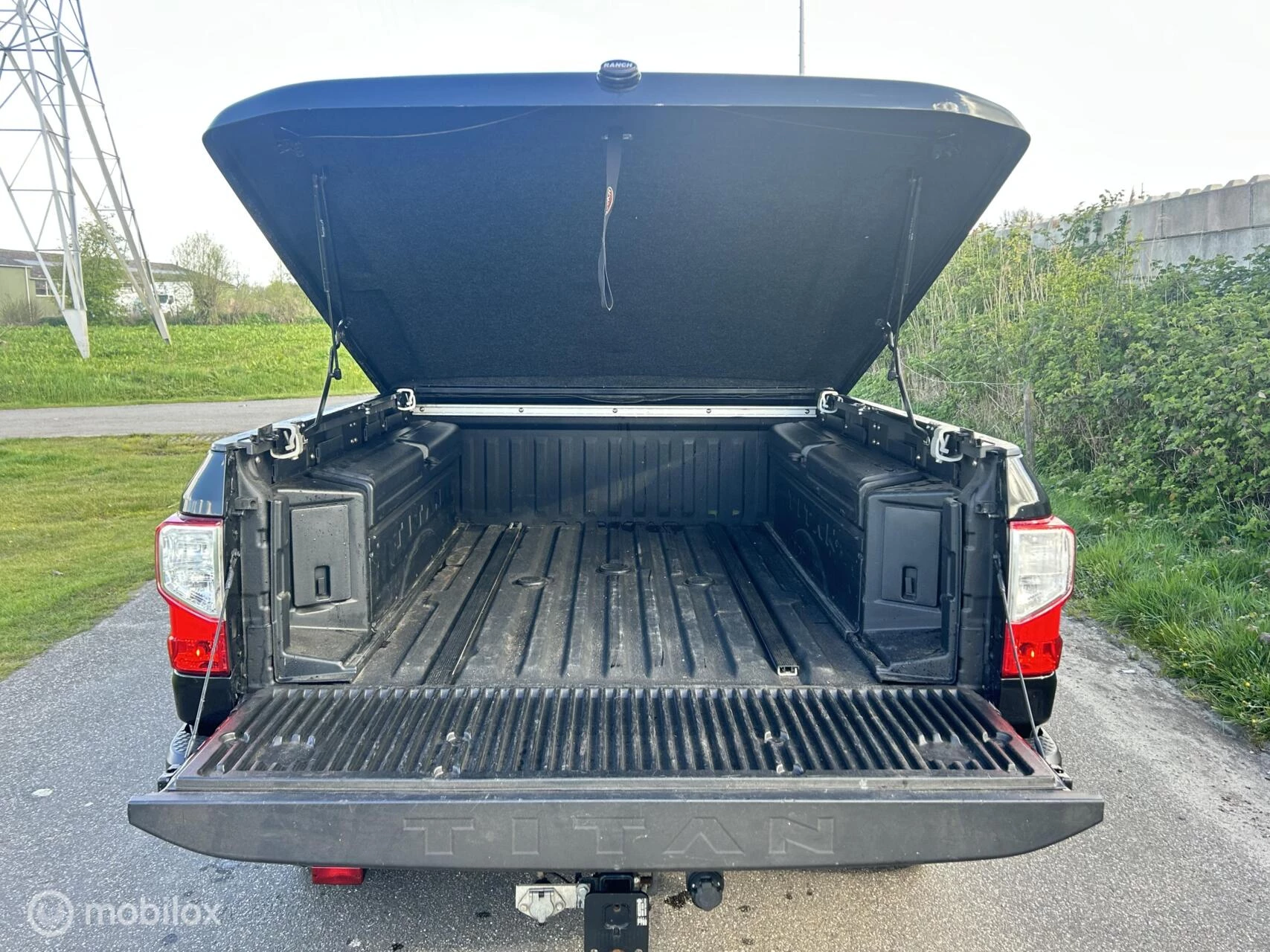 Nissan Titan 2016 - XD 5.0 V8 Cummins TD Platinum Reserve image 36