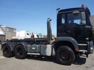 MAN TGA 2004 - 33.430 waf hooklift,VOOR5.50 METER CONTAINERBAKKEN te koop