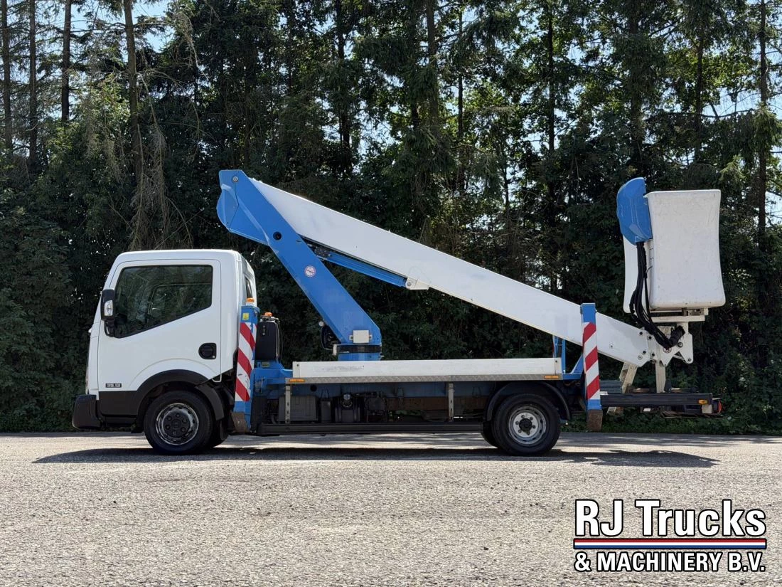 Nissan Cabstar 2017 - NT400 35.13 - Socage T318 | 18M | 10M Outreach | Euro 6 afbeelding 3