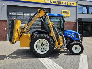 New Holland 2003 - Boomer 3050 met Bos Maaiarm afbeelding 3 miniatuur