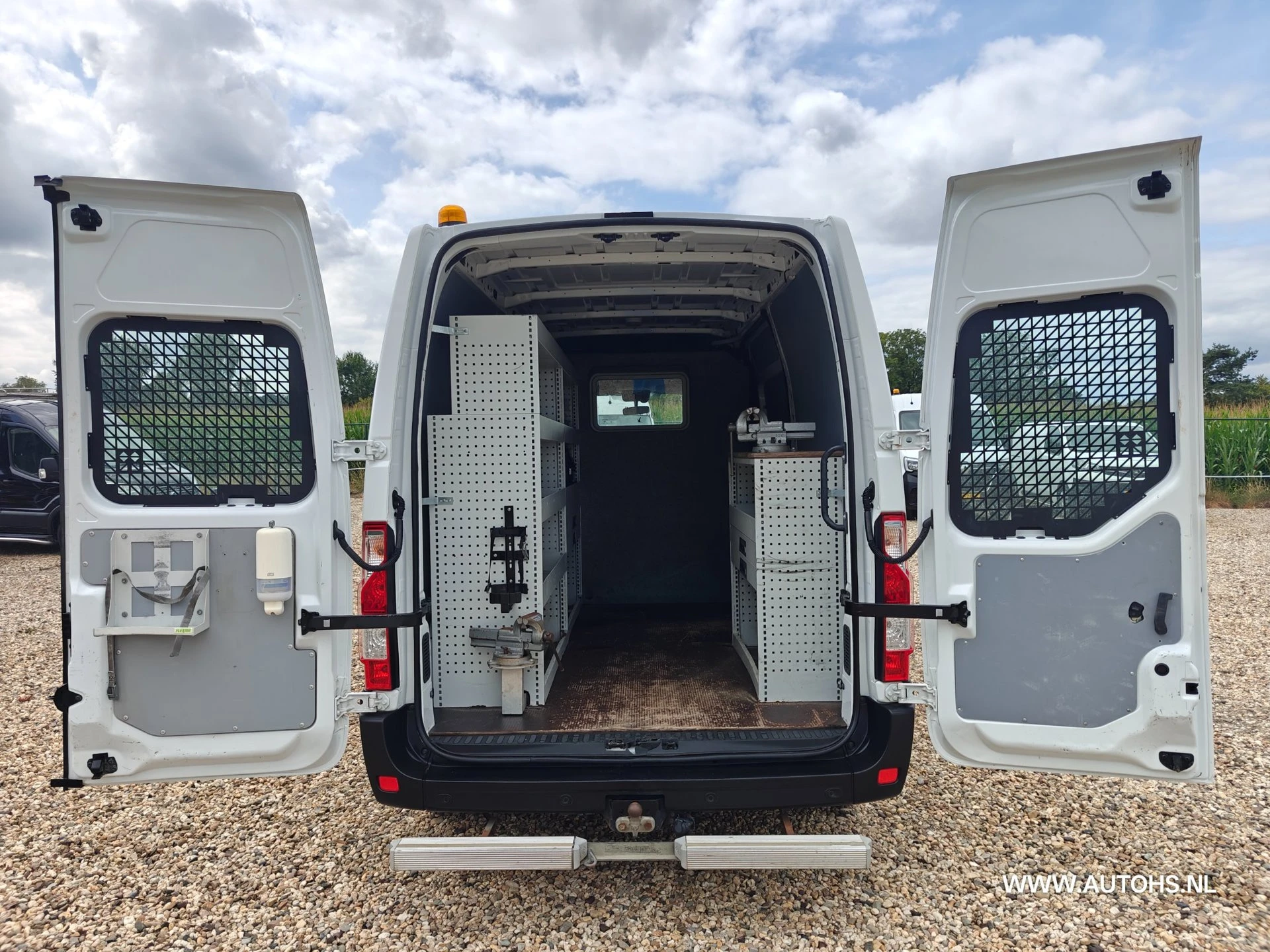 Renault Master 2020 - T35 2.3 dCi 135 L2H2+ werkplaats inrichting , Euro 6 , 1e Eig , 140 PK , Apk 4- 2027 , Camera , leuke bus. afbeelding 19