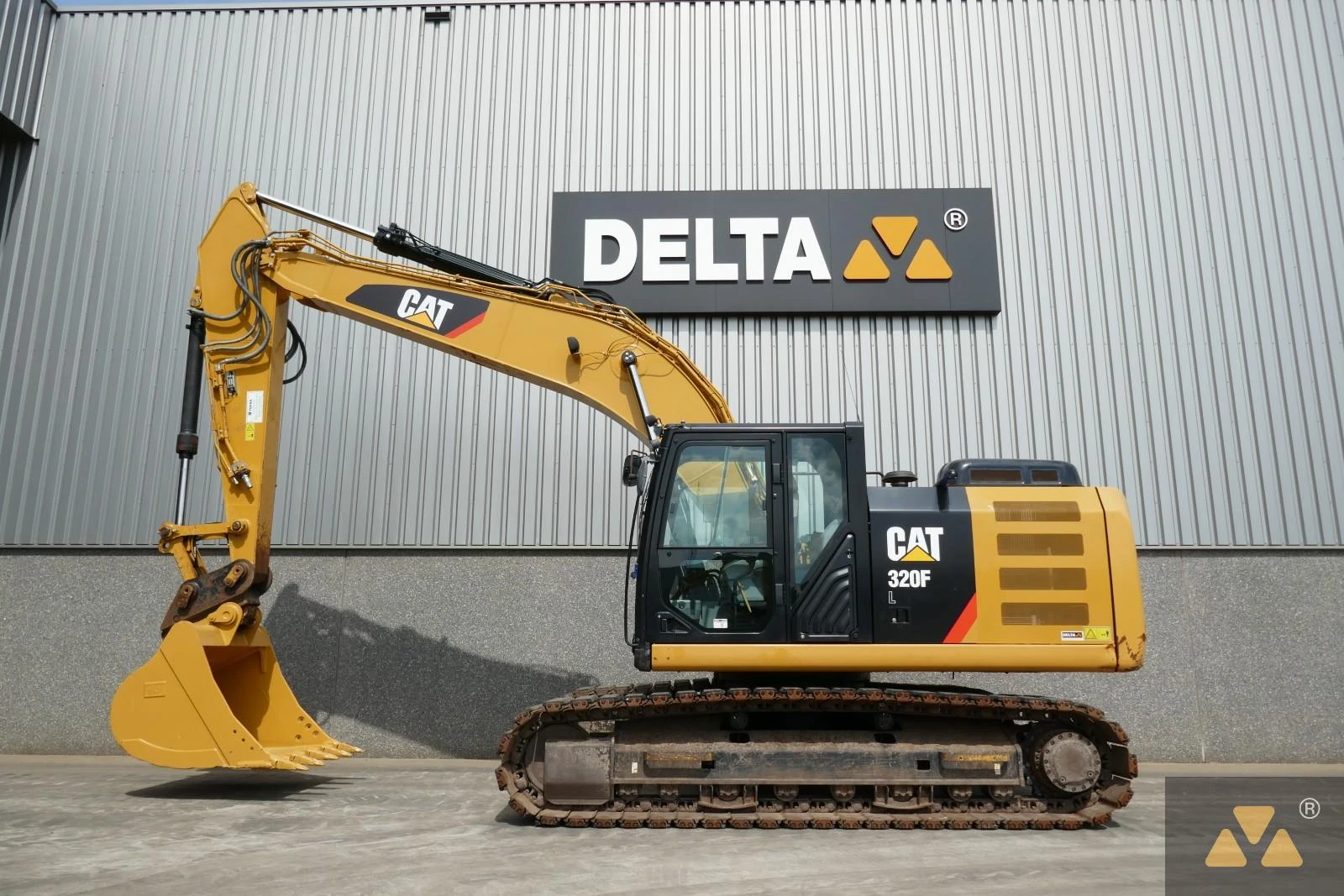 Caterpillar 2017 - 320FL afbeelding 1