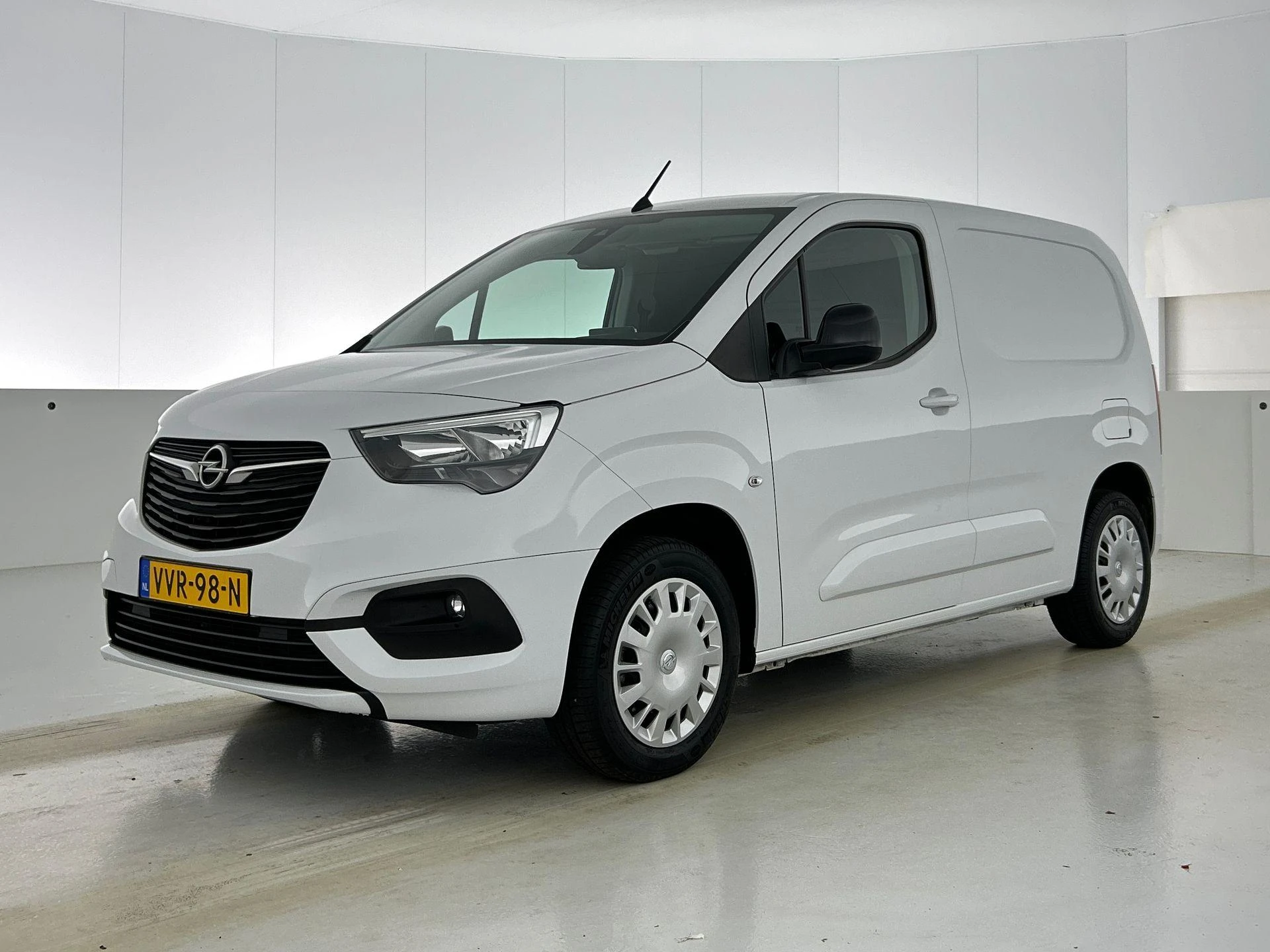 Opel Combo 2023 - 130pk L1 Automaat afbeelding 1