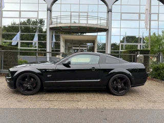 Ford Mustang 2007 - USA 4.6 V8 GT Handgeschakeld 67000 km Nieuwstaat imagen 2 miniatura