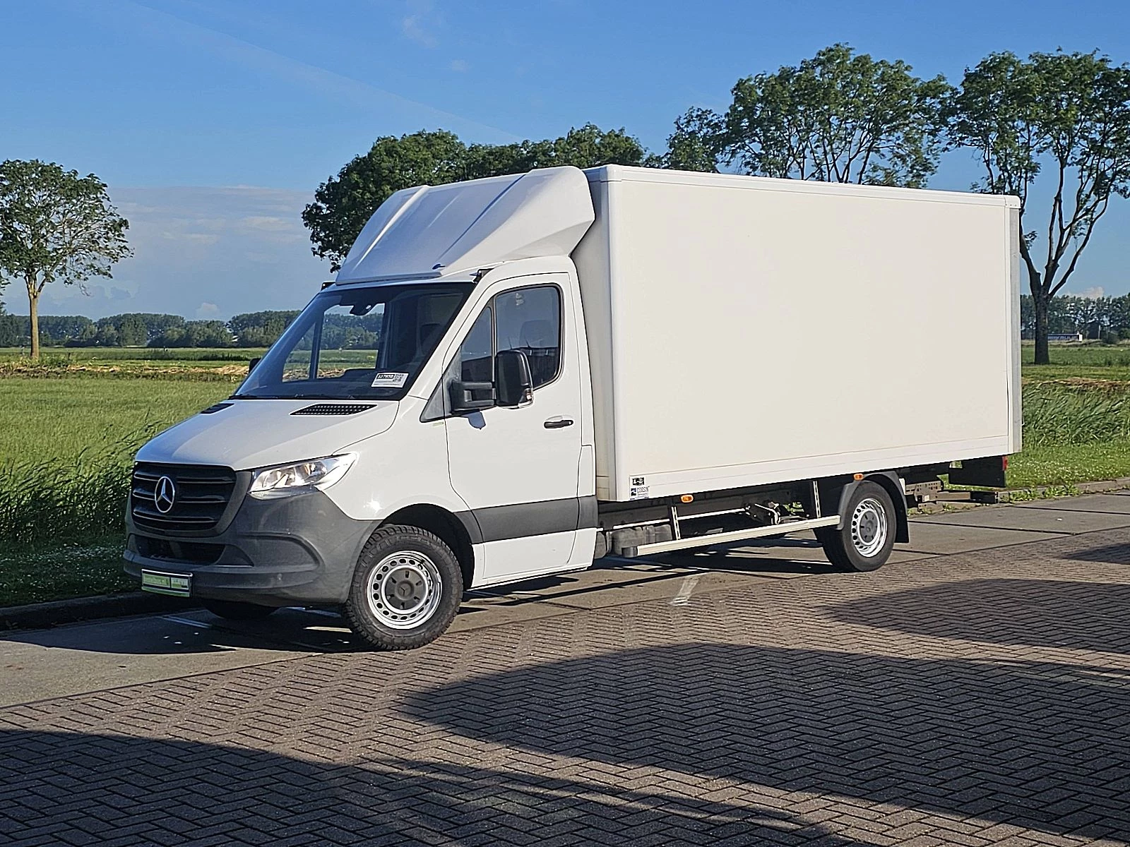 Mercedes-Benz Sprinter 2022 - 317 image 2