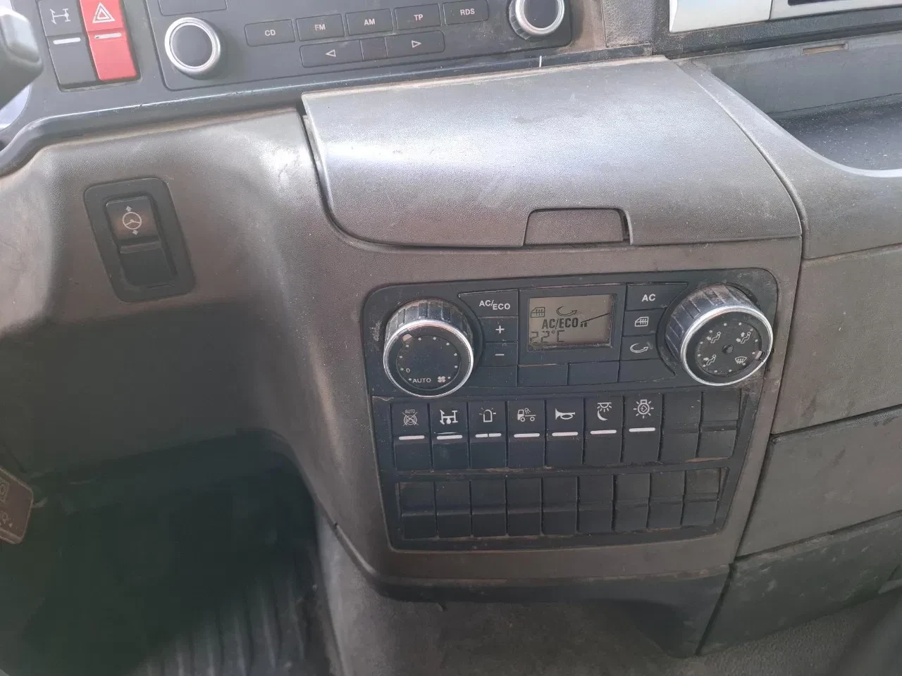 MAN TGS 2011 - 35.360 / WICOM SEWAGE SUCTION 200 BAR / 8X4 / !! 236672 KM !! / 2XLENKACHSE / FRIDGE / MANUAL / EURO-5 / 2011 imagen 36