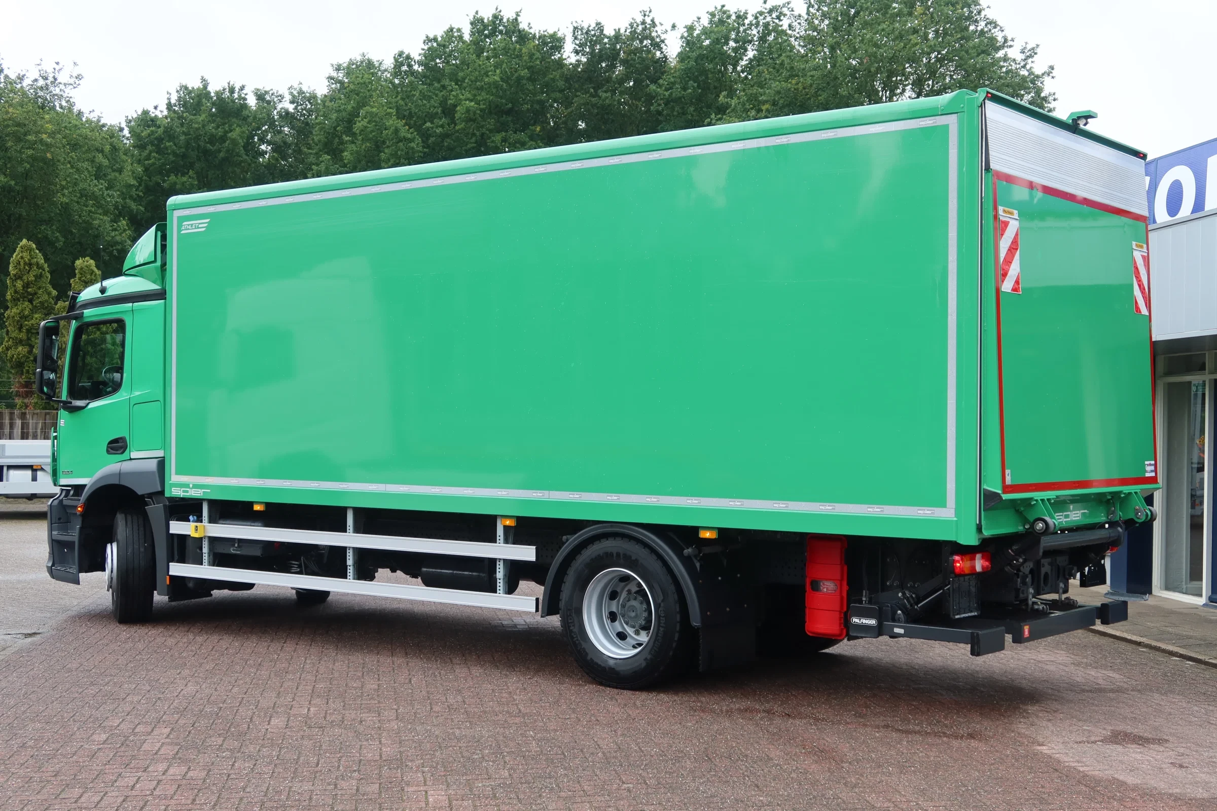 Mercedes-Benz Actros 2023 - 1824 L Bakwagen + Laadklep 2000 kg изображение 11