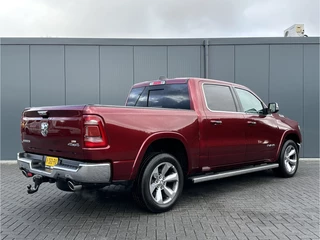 Dodge Ram 1500 2018 - 5.7 V8 LARAMIE / LPG / TREKHAAK 3.5T / ADAPTIVE CRUISE / CAMERA / PANO / 12 INCH SCREEN / DELMONICO RED obrazek 3