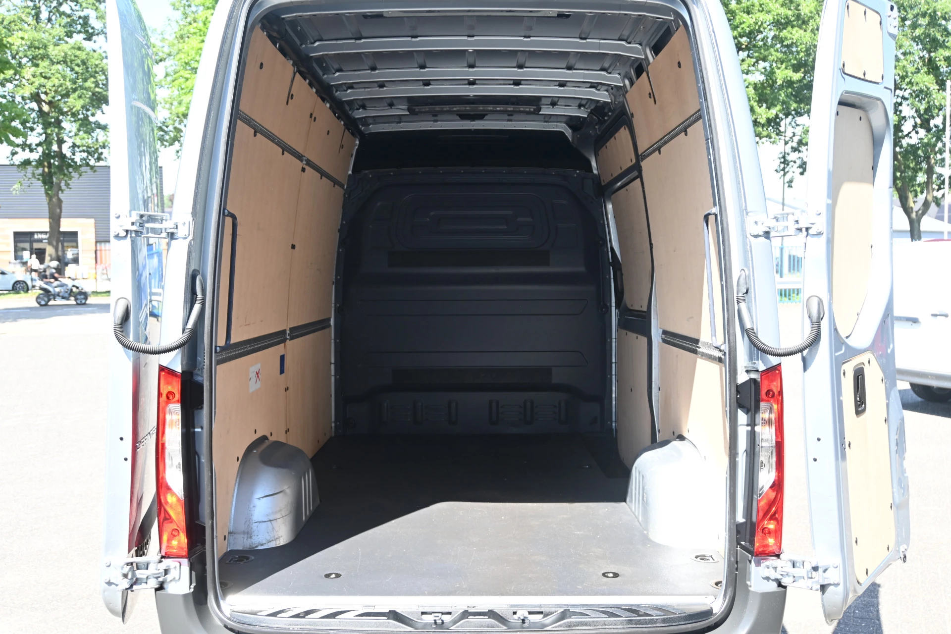 Mercedes-Benz Sprinter 2024 - 317 CDI L2H2 Pro HD Bild 13