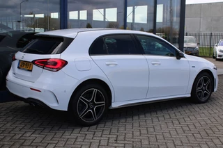 Mercedes-Benz A-Class 2021 - 250e AUT8 AMG Limited NIGHT PAKKET SFEER CARPLAY DAB NAVI obrazek 7
