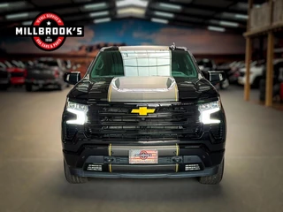 Chevrolet Silverado 2024 - High Country 6.2 V8 420 PK obrazek 5