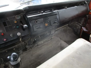 MAN 26.321 1980 - 6x4 , 3 way tipper , ZF Manual , Spring suspension bild 12