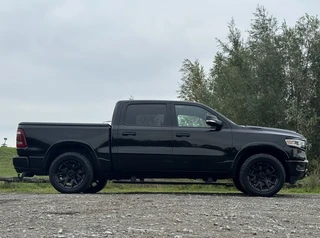Dodge Ram 1500 2021 - LIMITED 5.7L V8, LAGE BIJTELLING, LUCHTV, PANO, 360, ACC, HUD, BLIS, LANE ASSIST, H&K, MEMORY, KEYLESS, DIGITAL MIR afbeelding 3 miniatuur