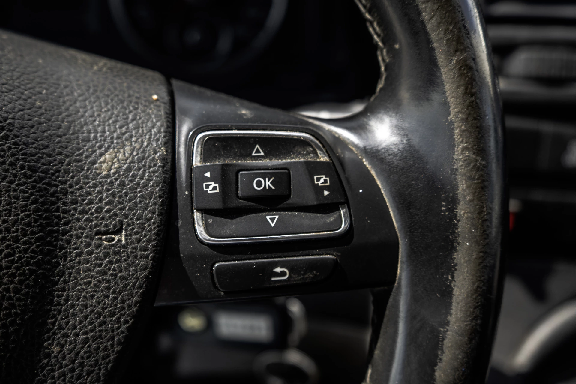 Volkswagen Transporter 2015 - TDI | L2H1 | Cruise | PDC obrázek 17
