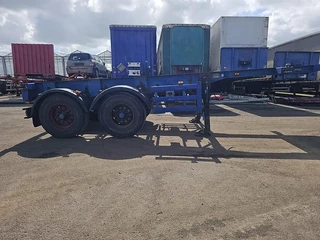 Renders 2 axle 20 ft container chassis  steel  springs bpw drum heavy duty 1996 - N/A image 2