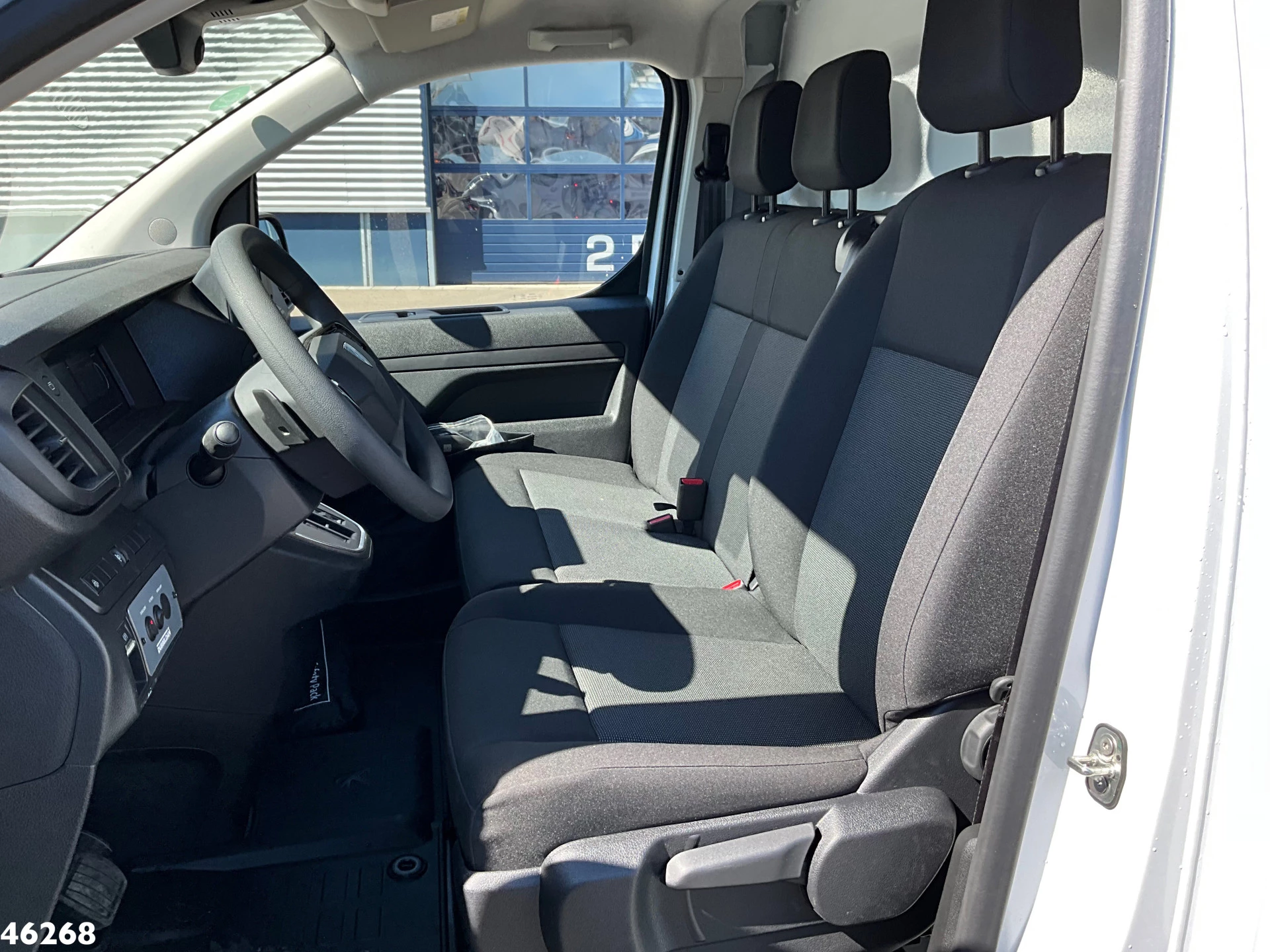 Peugeot e-Expert 2026 - 100% Elektrisch kippende zijlader obrázek 17