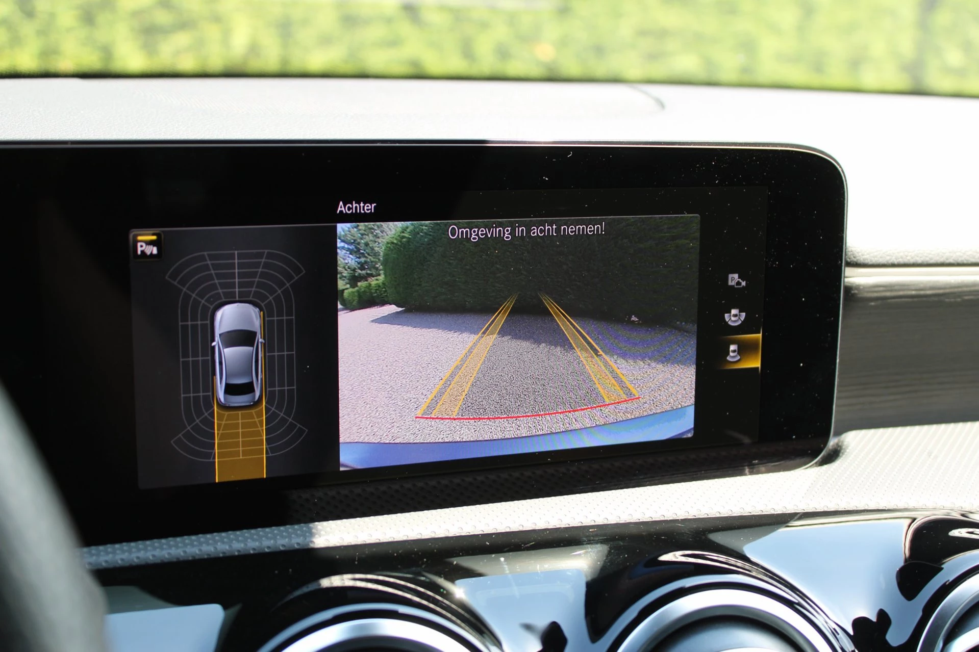 Mercedes-Benz A-Klasse 2023 - 180 AMG Line Panodak Sfeerlicht Keyless afbeelding 22