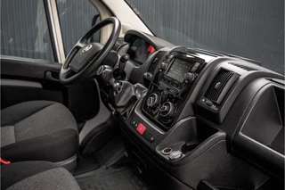 Fiat Ducato 2021 - 130 Multijet 2.3D | 3-Zits | Bakwagen met laadklep | Cruise | Airco afbeelding 2