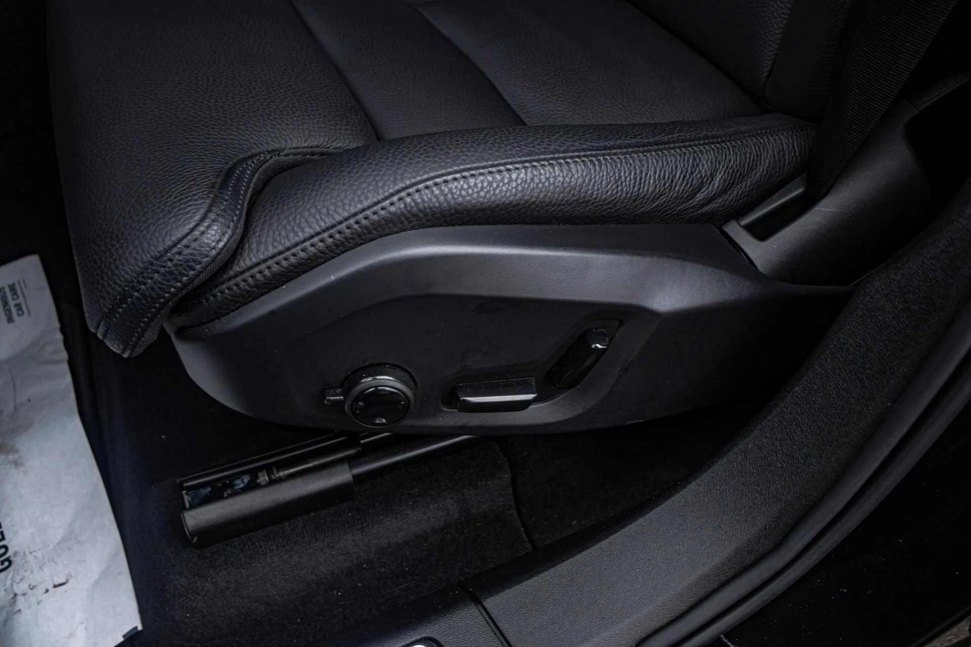 Volvo XC60 2024 - 2.0 T6 Plug-in hyb.AWD Ultra Dark, BTW, Pano, H&K obrázek 22