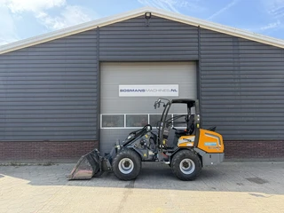 Giant G2700 X-TRA HD+ minishovel / kniklader 2026 150 uur 2026 te koop