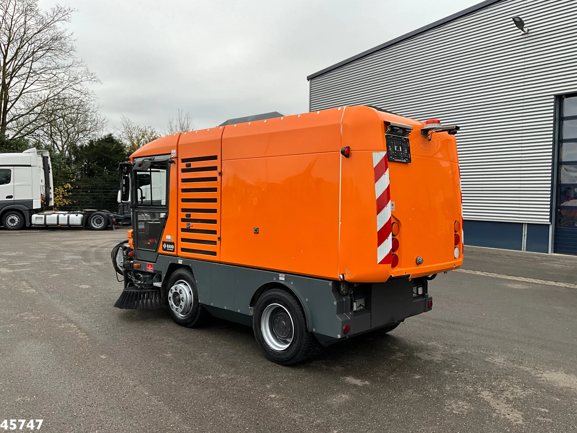 RAVO 580 with 3-rd brush 2013 Bild 5