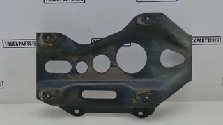 Mercedes-Benz - Body & Chassis Parts Spatbordsteun Re. MB MP4 à venda