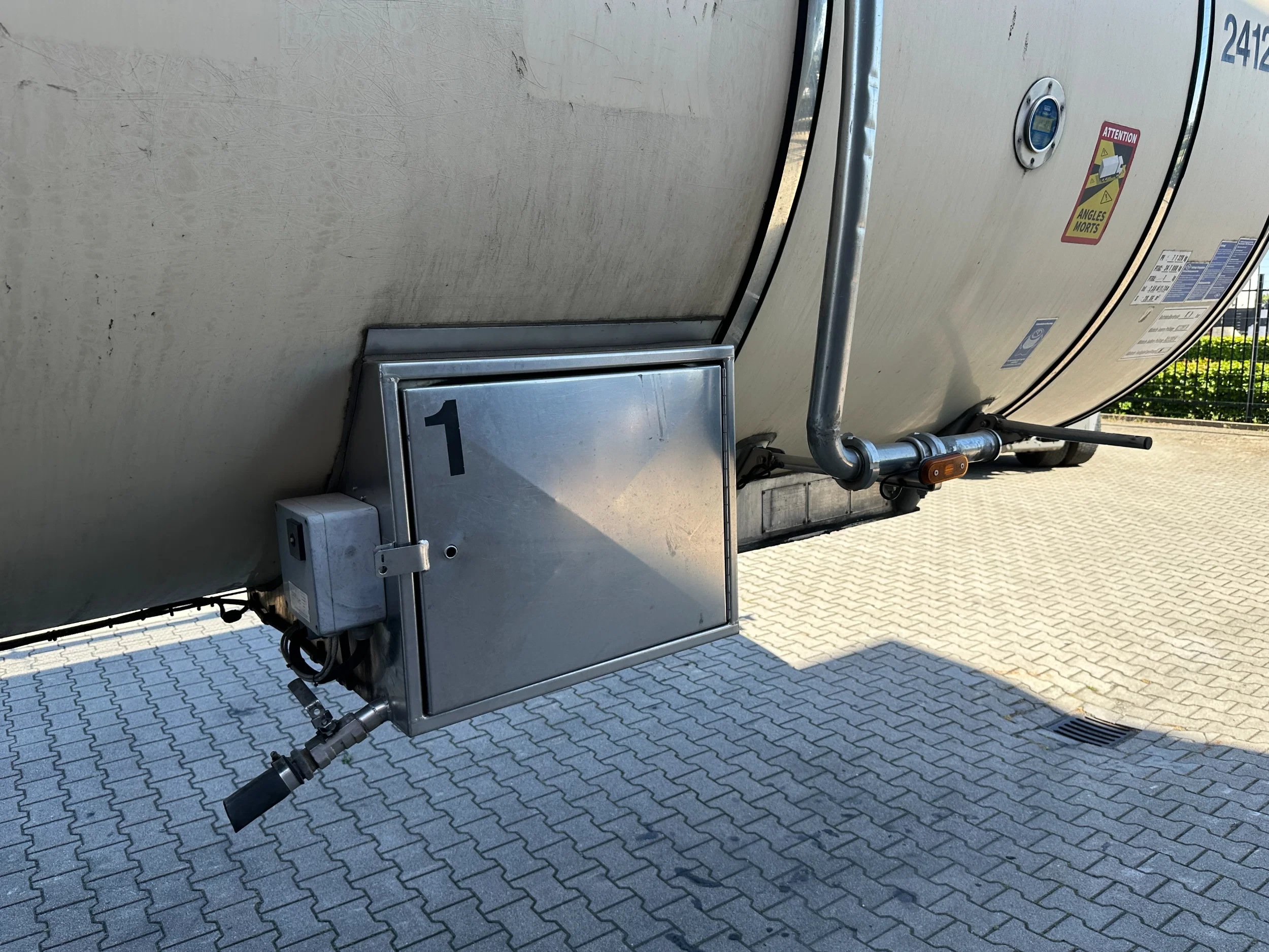 Feldbinder 1999 - FOOD / LEBENSMITTEL / LEVENSMIDDELEN / 33.500L / 3-COMP / PUMP / LIFTAXLE / ALCOA obrázek 36