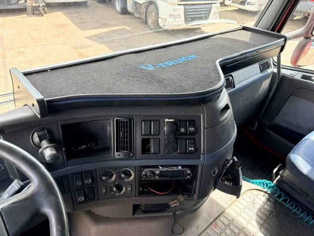 Volvo FH 2008 - 13.440 GLOBETROTTER (12+2 GEARS MANUAL GEARBOX / EURO 5 / VBI-BRAKE / 2x TANK / AIRCONDITIONING / FRIDGE UNDER BED) afbeelding 12