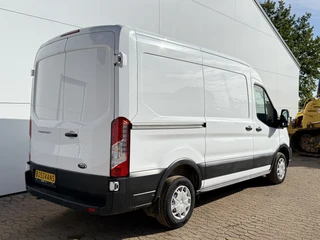 Ford Transit 2024 - 2.0 TDCI 130PK L2H2 Airco Cruise Control Bluetooth Parkeersensoren v+a Voorruitverwarming image 2 thumbnail
