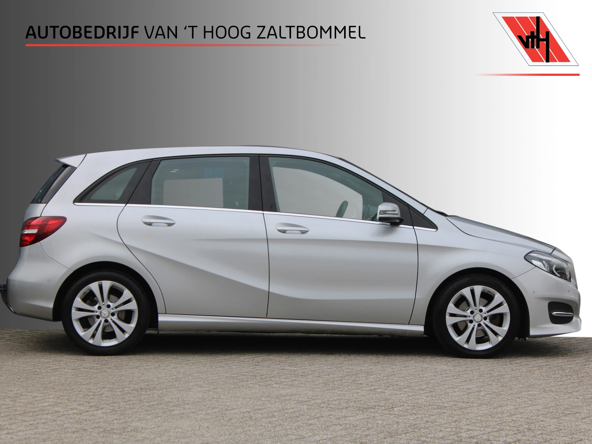 Mercedes-Benz B-Klasse 2017 - 180 AUT7 Prestige LEDER NAVI CAMERA TREKHAAK afbeelding 1