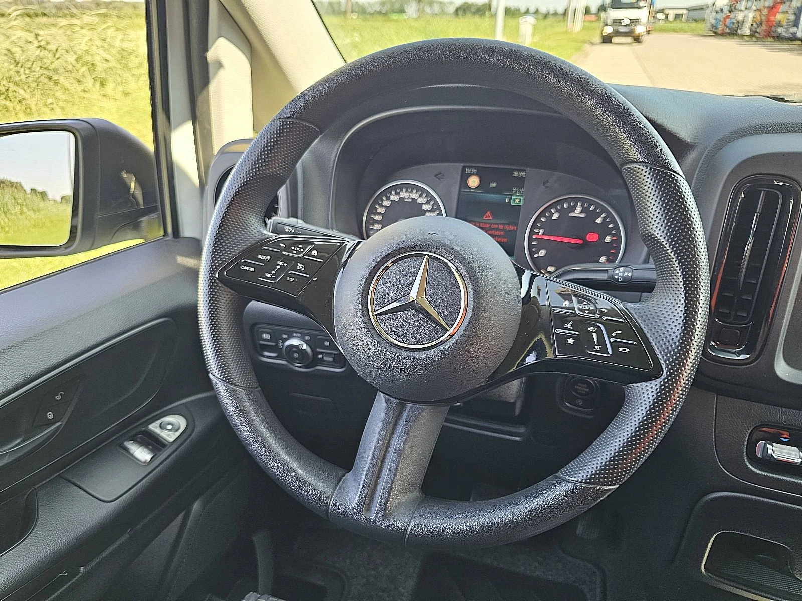 Mercedes-Benz Vito 2024 - 114 image 10
