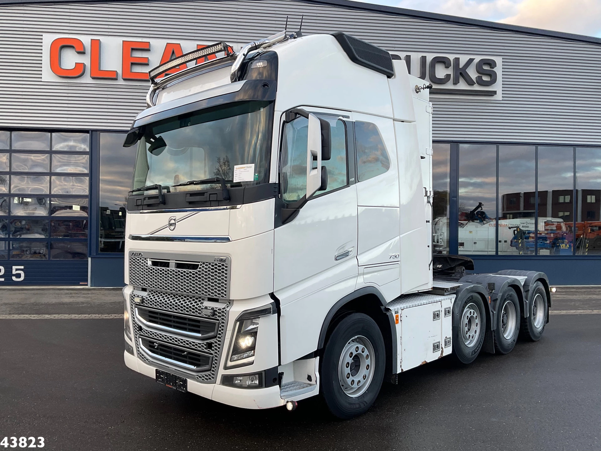 Volvo FH 2016 - 16.750 8x4 Euro 6 Tridem Hydrauliek obrázek 2