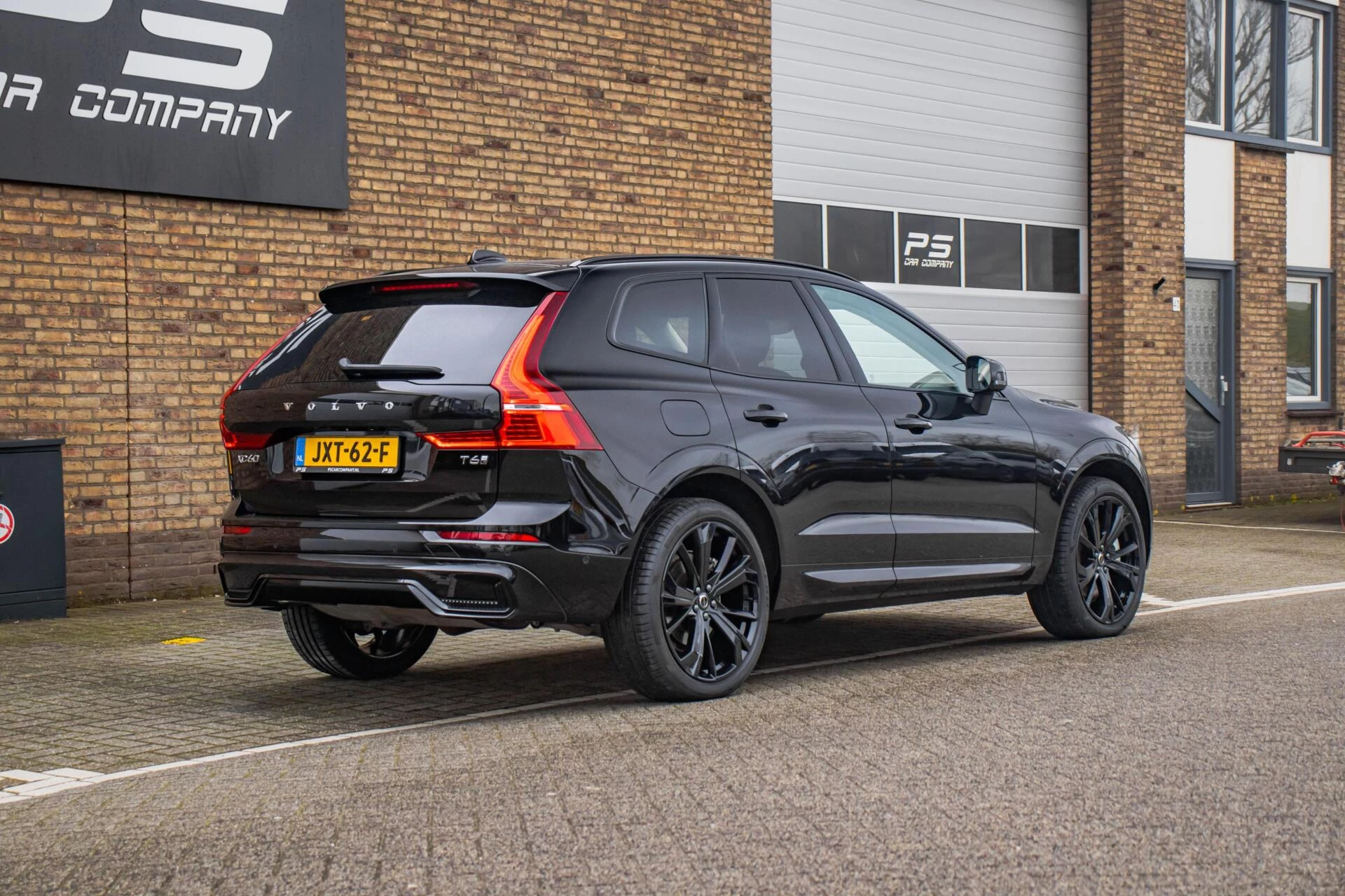 Volvo XC60 2024 - 2.0 T6 Plug-in hyb.AWD Ultra Dark, BTW, Pano, H&K obrázek 6