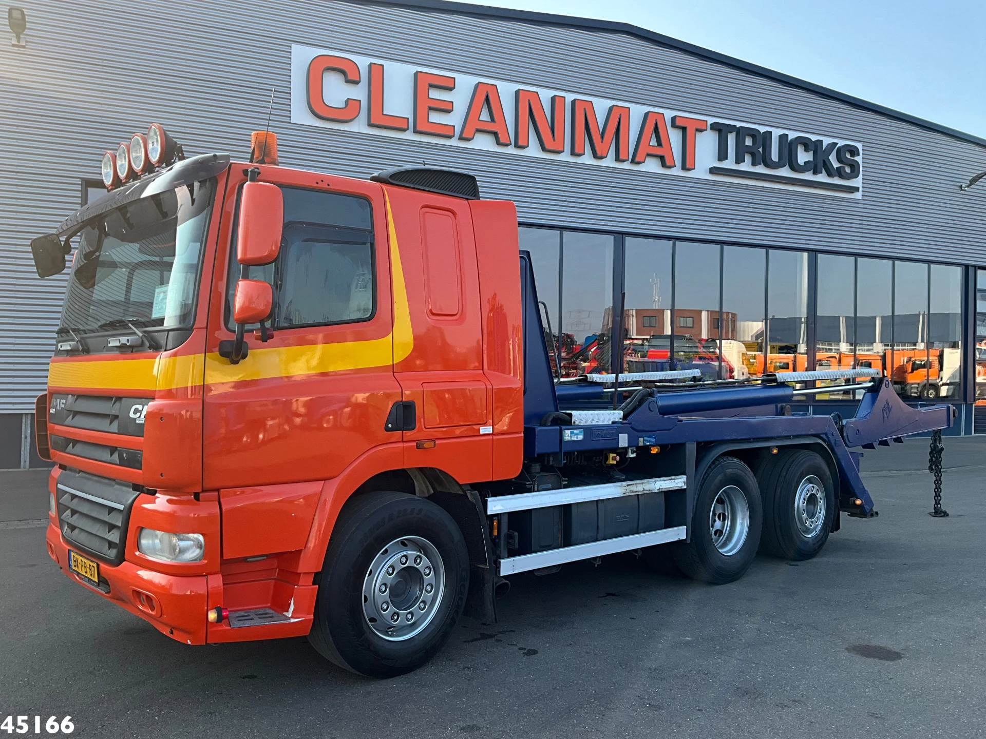 DAF 85 2010 - FAN CF 460 Hyva 18 Ton portaalarmsysteem imagem 3