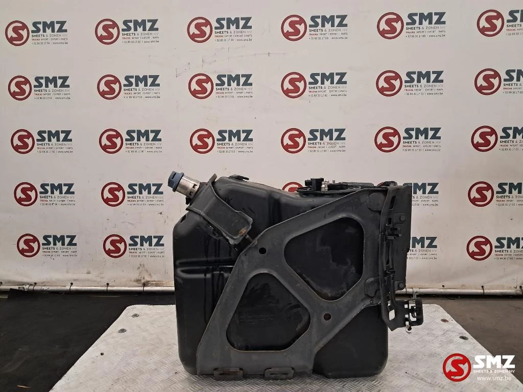 Mercedes-Benz 2015 - Occ AdBluetank 60L + AdBlueniveausensor Mercedes zdjęcie 2