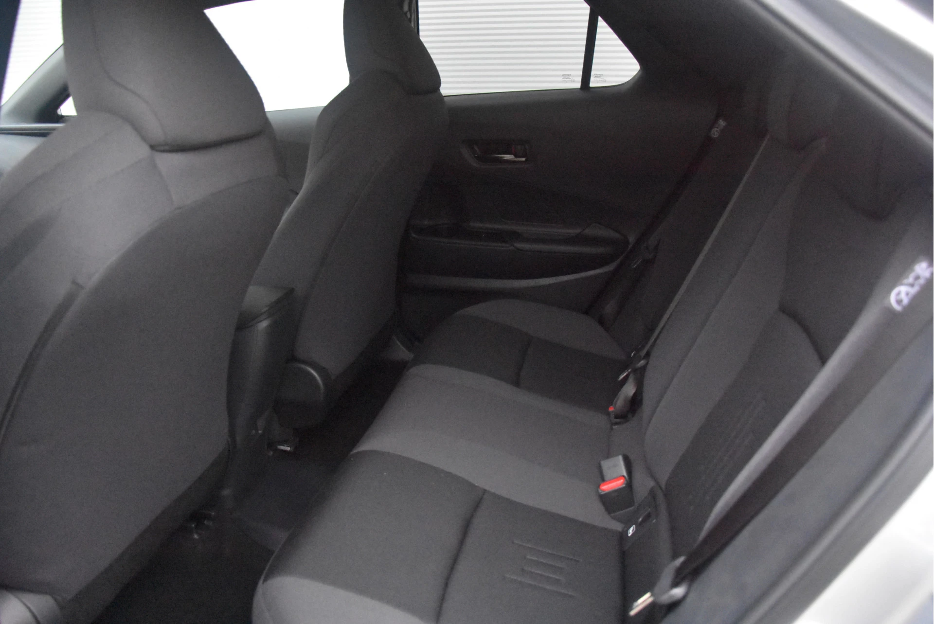 Toyota C-HR 2025 - 2.0 Plug-in Hybrid 220 Dynamic immagine 27