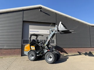 Giant G2700 X-TRA HD+ minishovel NIEUW (giekvering, pro-inching - kogeltrekhaak) 2026 afbeelding 2 miniatuur