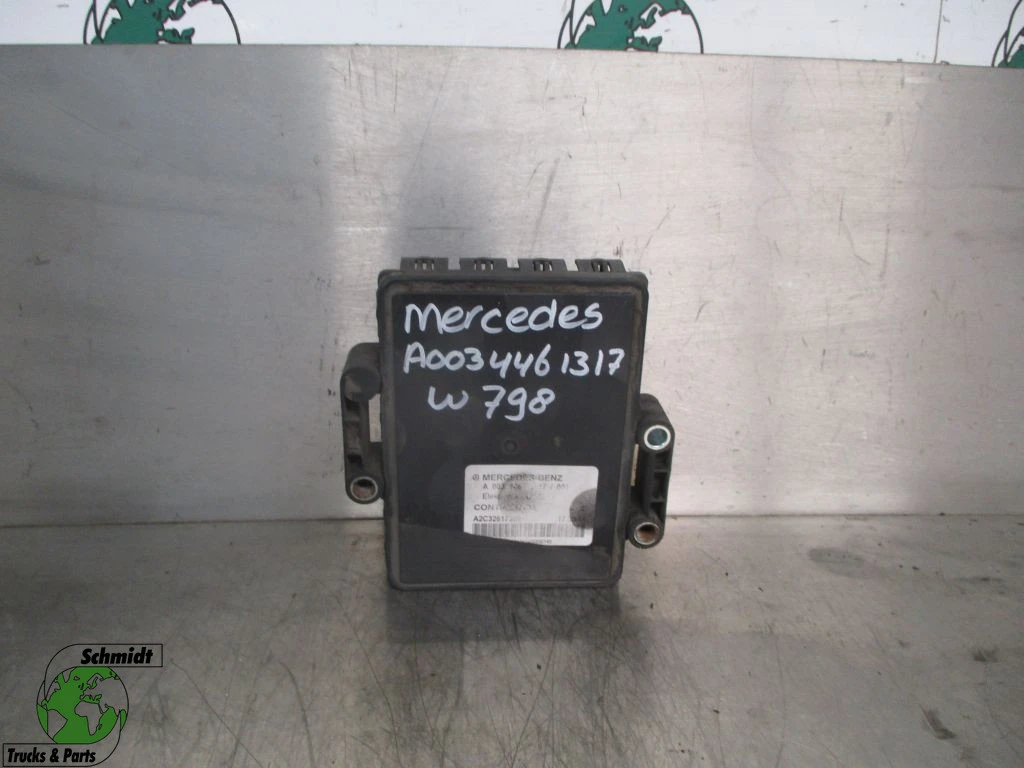 Mercedes-Benz - A 003 446 13 17 CLCS Regeleenheid afbeelding 1