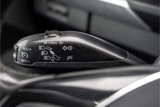 Volkswagen Amarok 2020 - Highline V6 3.0 TDI 4x4 | 258 PK | 1ste Eigenaar | LED | Camera | Carplay | Cruise | Trekhaak | Airco image 17
