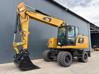 Cat N/A 2015 - M318F obrazek 1