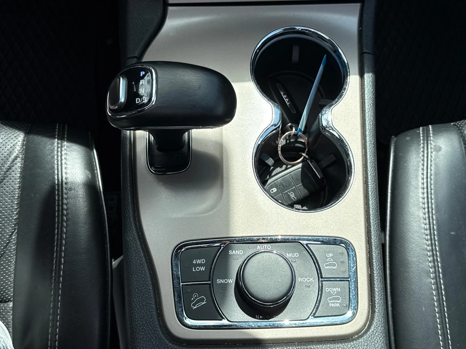 Jeep Grand Cherokee 2014 - 3.0 V6 CRD Overland 4x4 Grijskenteken Pano Luchtvering Stoelverwarm/verkoel. Leer Trekhaak afbeelding 15