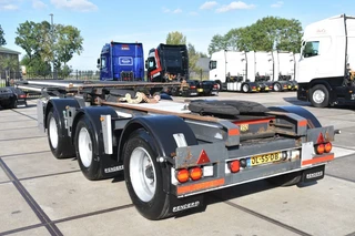 Renders ROC 16.30 2010 - ROC 16.30 - X STEERING - LIFT AXLE - BPW AXLES - DISC BRAKES - WABCO SMARTBOARD - GOOD CONDITION - afbeelding 3 miniatuur