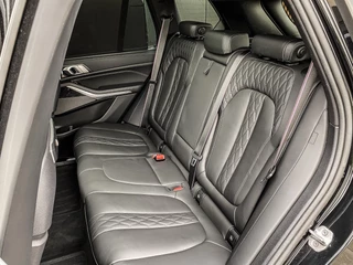 BMW X5 2023 - xDrive50e 490PK Automaat High Executive M-Sport image 15