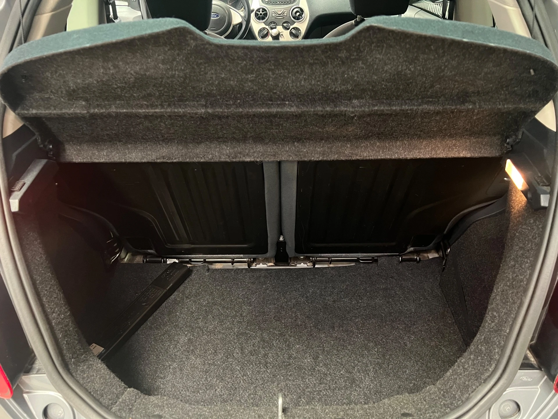 Ford Ka 2010 - 1.2 Titanium X 2e Eigenaar - Distibutie vervangen - Zeer Netjes. image 21