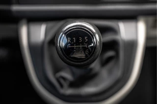 Volkswagen Transporter 2017 - 2.0 TDI 4motion L2H1 | 150 PK | DC 6-Zits | 1e Eigenaar | Cruise | Zijschuifdeur R+L | Airco | Imperiaal | Trekhaak bild 20