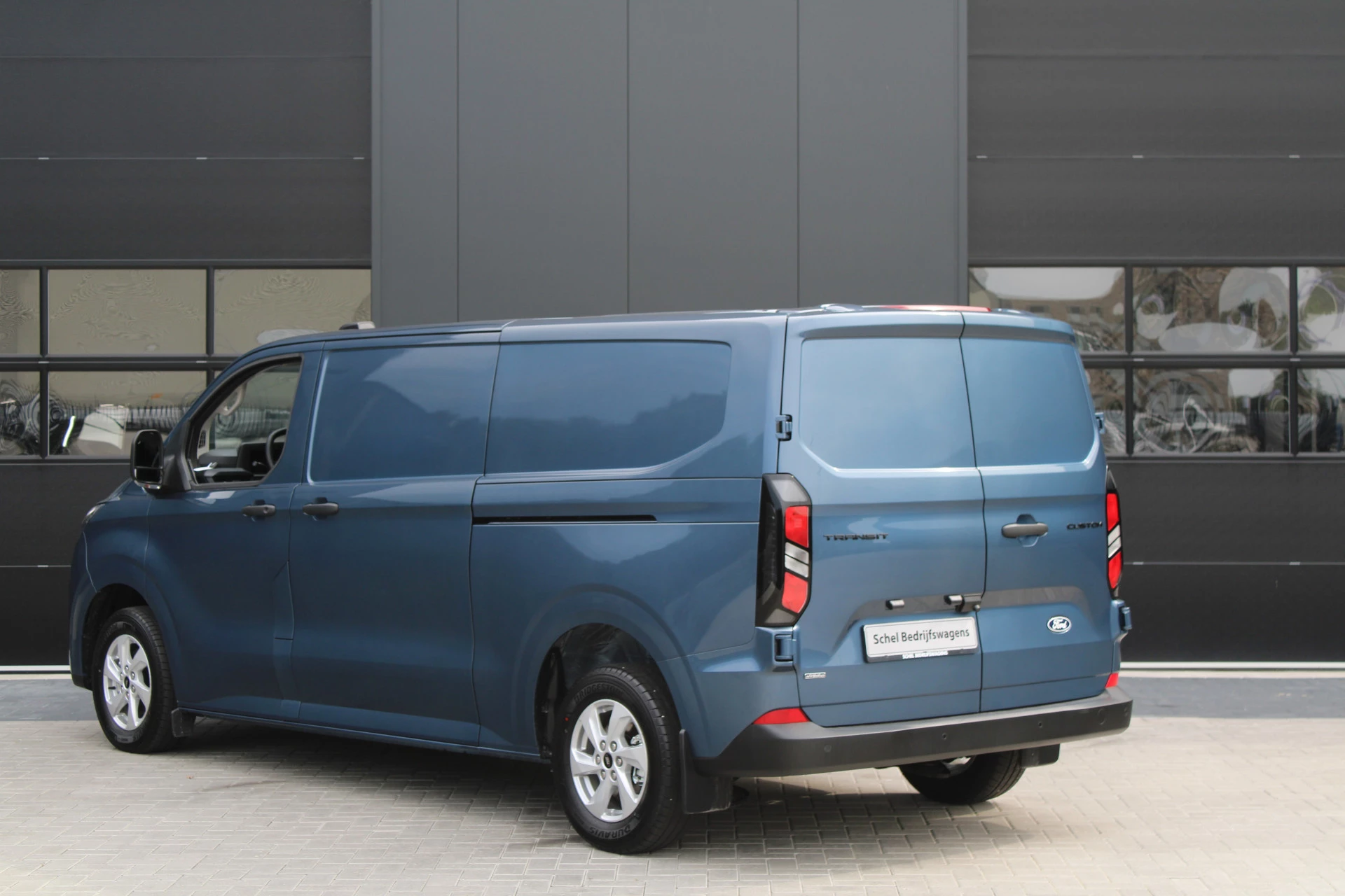 Ford Transit Custom 2025 - 320 2.5 PHEV L2H1 Trend 232pk - 5 jaar GARANTIE - 2x Schuifdeur - Adaptive Cruise - Blind Spot - Navigatie - Camera - Verwarmd Stuur - Rijklaar image 8