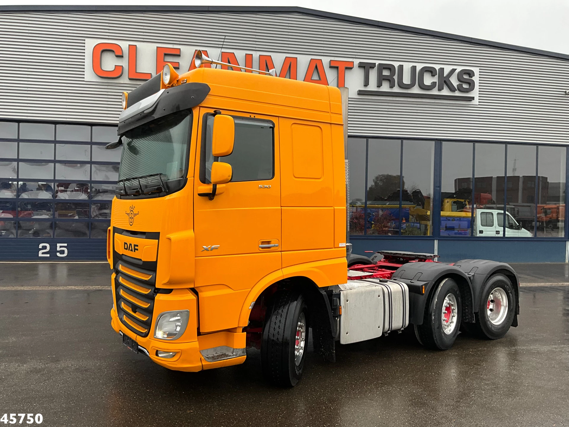 DAF FTG XF 530 6x2 Euro 6 ZF Intarder Kiphydrauliek 2021 image 1