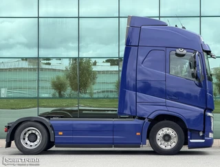 Volvo FH 2017 - 13.460 ONLY 661.000 KM FULL SPOILER 2X TANKS SMART TACHO GEN 2 HOLLAND-TRUCK image 5